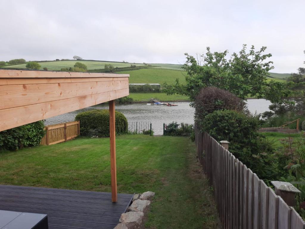Croak Cottage, Frogmore photo 7