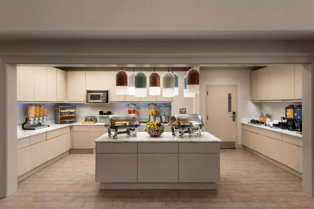 Food and beverages, Homewood Suites by Hilton Lake Mary Orlando North in Orlando (FL)