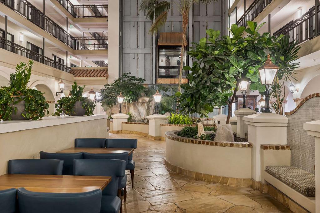 Meeting room / ballrooms, Embassy Suites by Hilton Los Angeles International Airport South in Los Angeles (CA)