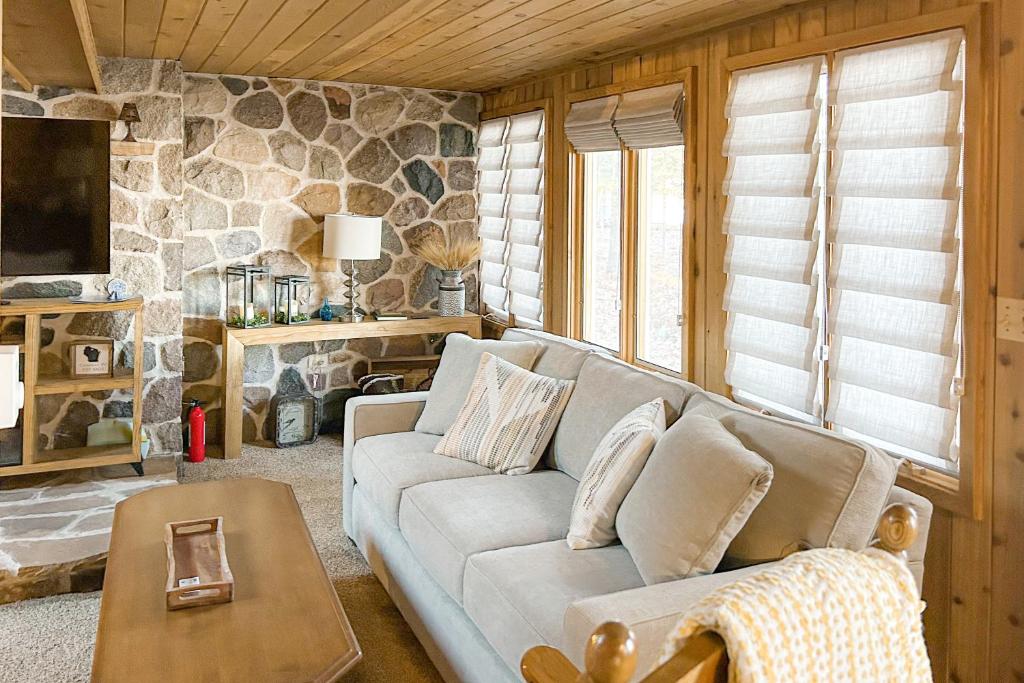 Stormy Point Cabin, Conover