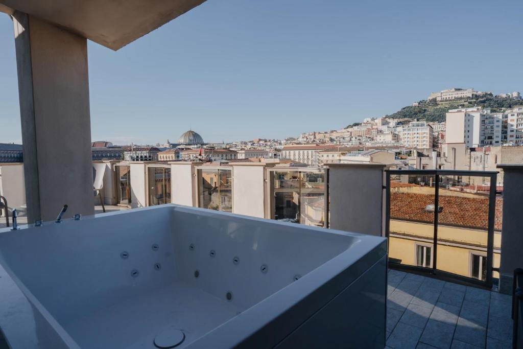 POETICA BOUTIQUE SKY HOTEL - 4