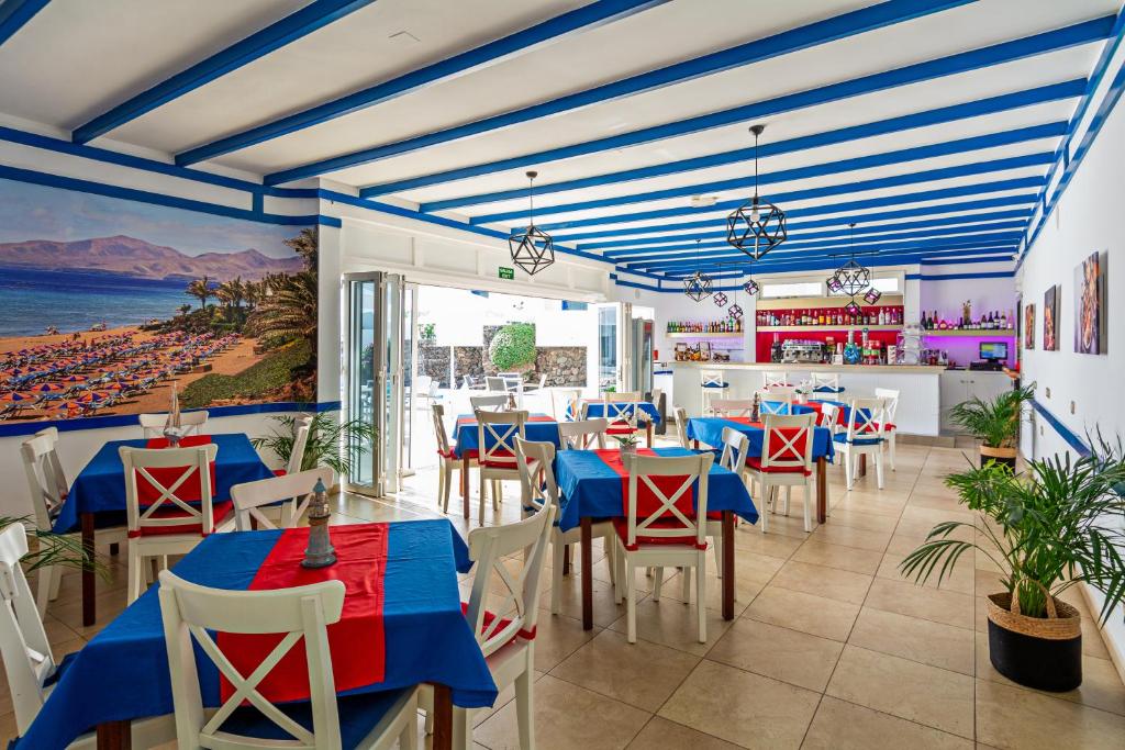 Apartamentos Panorama Adults Only — Restaurant & bars in Puerto del Carmen, Canary Islands