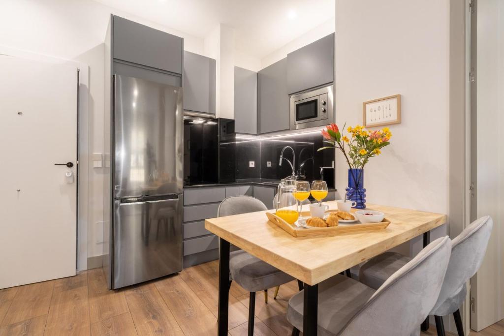 Elegant 2-Bed Stay in Central Chamberí - 3