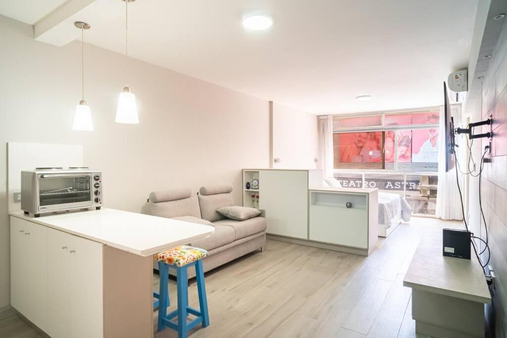 Impecable estudio en el centro - 2