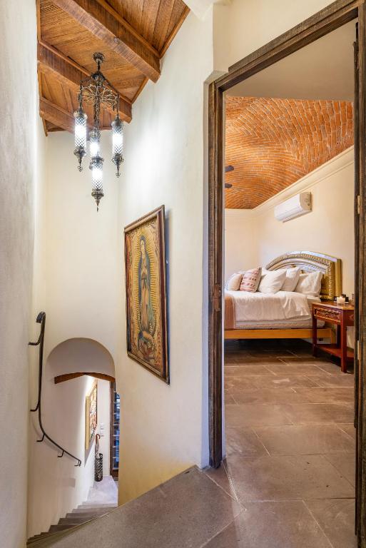 Casa Esperanza, 2BR Designer Charm & Rooftop Views - 2