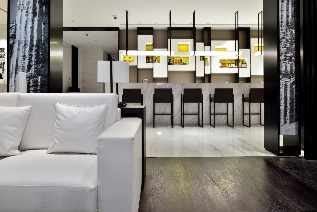 Bar/lounge