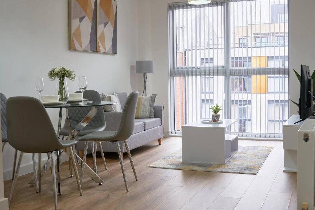 Modern Central Apartment - City Centre - Fast WIFI - Near Utilitia Arena & ICC, Birmingham