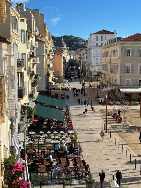 Cannes : Agréable et lumineux appartement vue mer - 2