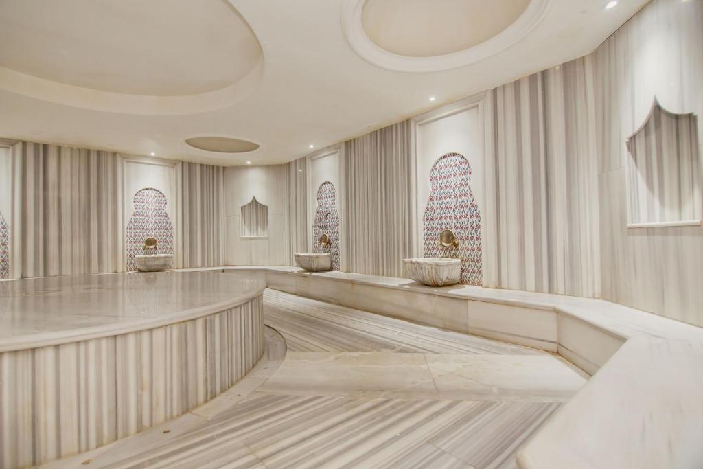 JRW Welmond Hotel & Casino Batumi