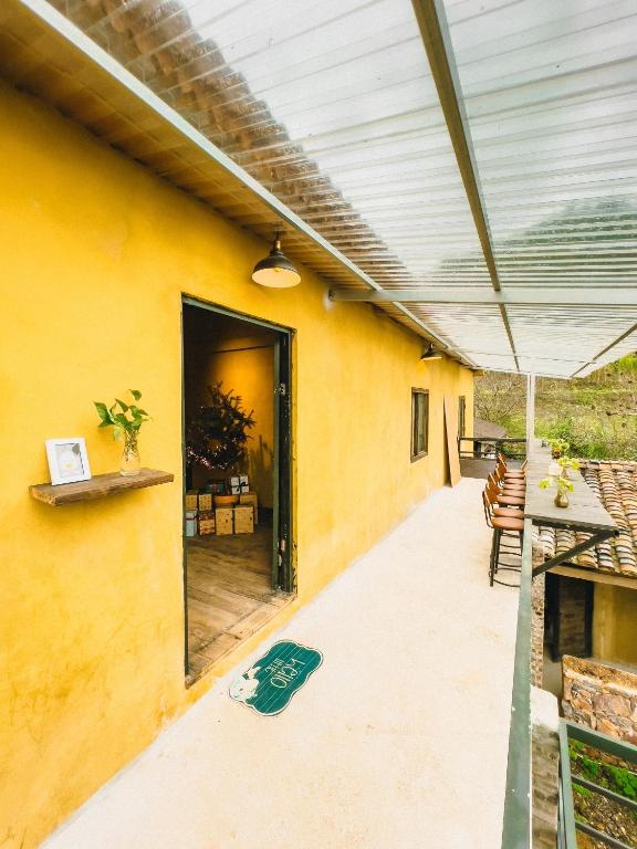 Maison de Hill Home