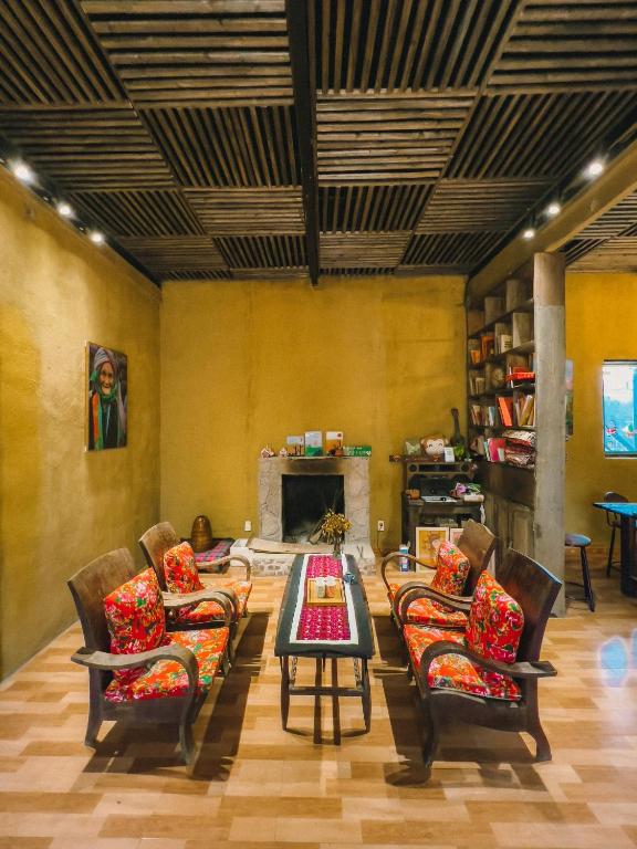 Maison de Hill Home