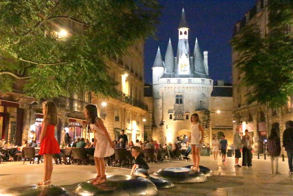 Key to Bordeaux - fairytale view, 2 bd + elevator - 2
