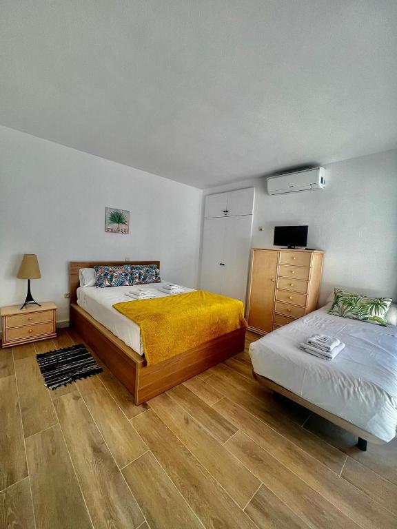 Apartment with sea views and large terrace - 4