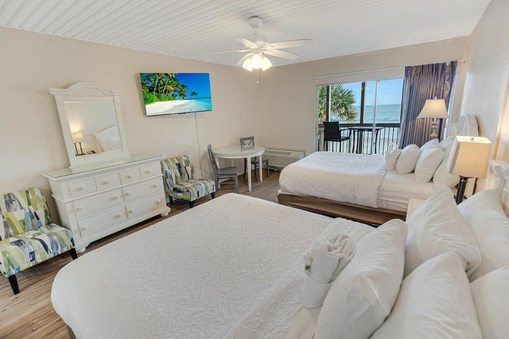 Impressive Oceanfront Dunes Room 2nd Floor, Pawleys Island