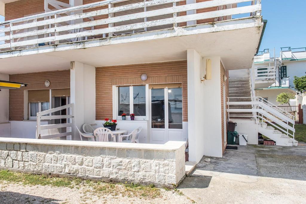 Trilocale fronte mare a Marcelli - M263 - 1