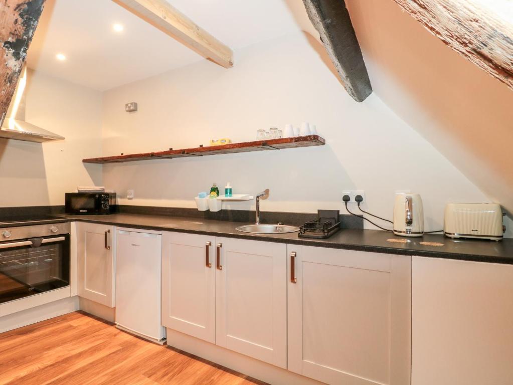 Purbeck Hotel Apartments Flat 5 Swanage - photo 3