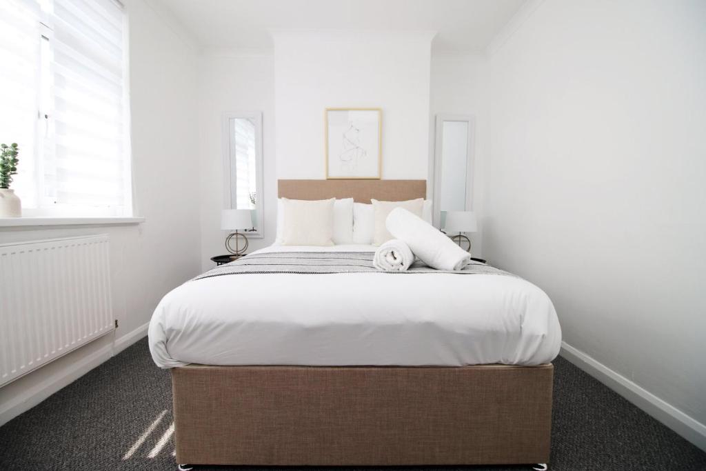 Bristol Street 2 BR FREE onsteet parking