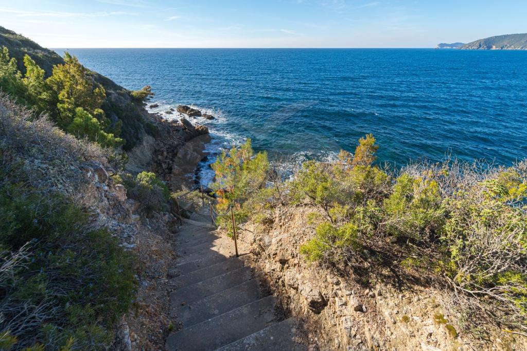 Villa Madonna delle Grazie con accesso privato al mare - Goelba - 3