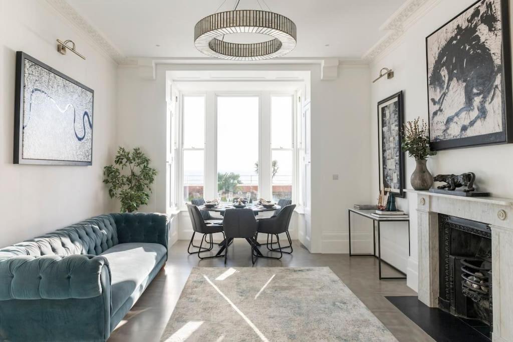 3 Bedroom, 3 bathroom large flat with sea views!, Hastings