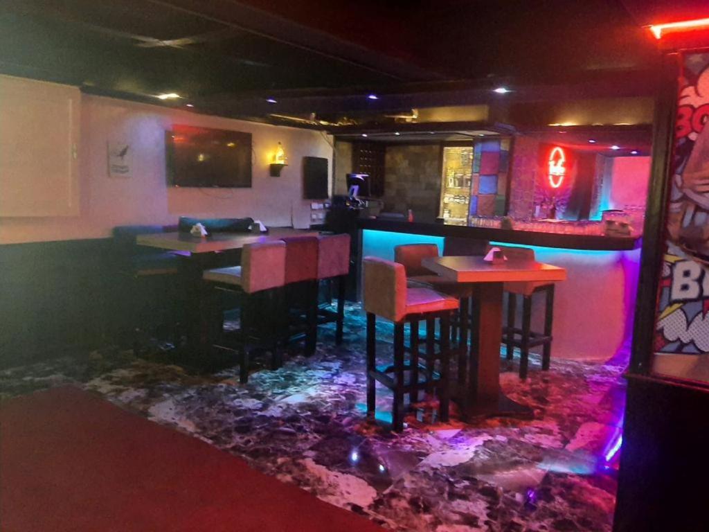 Shared lounge/TV area