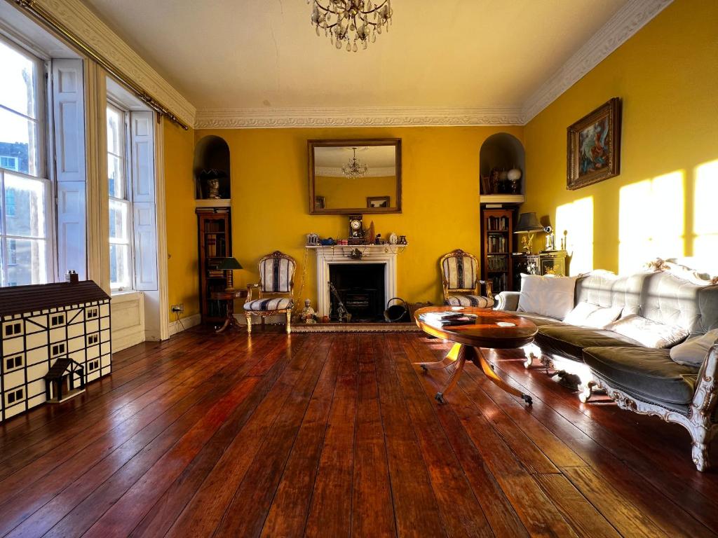 Central Bath, 18th Century Georgian Rooms, Bath