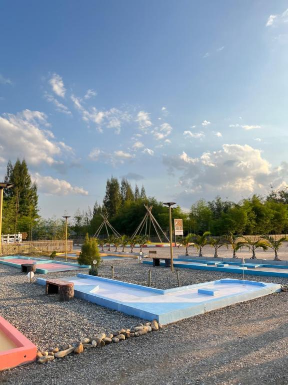 สนามมินิกอล์ฟ