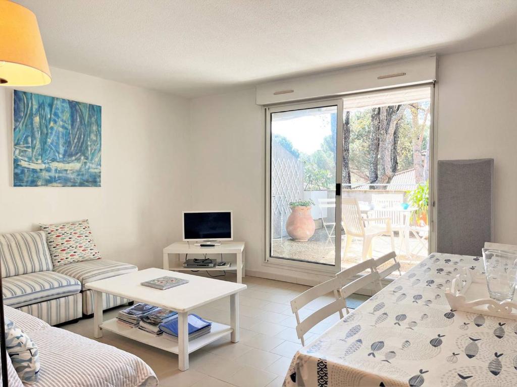 Duplex 3 pièces avec piscine, terrasse et parking - 6 couchages - Le Lavandou - FR-1-251-563 - 3