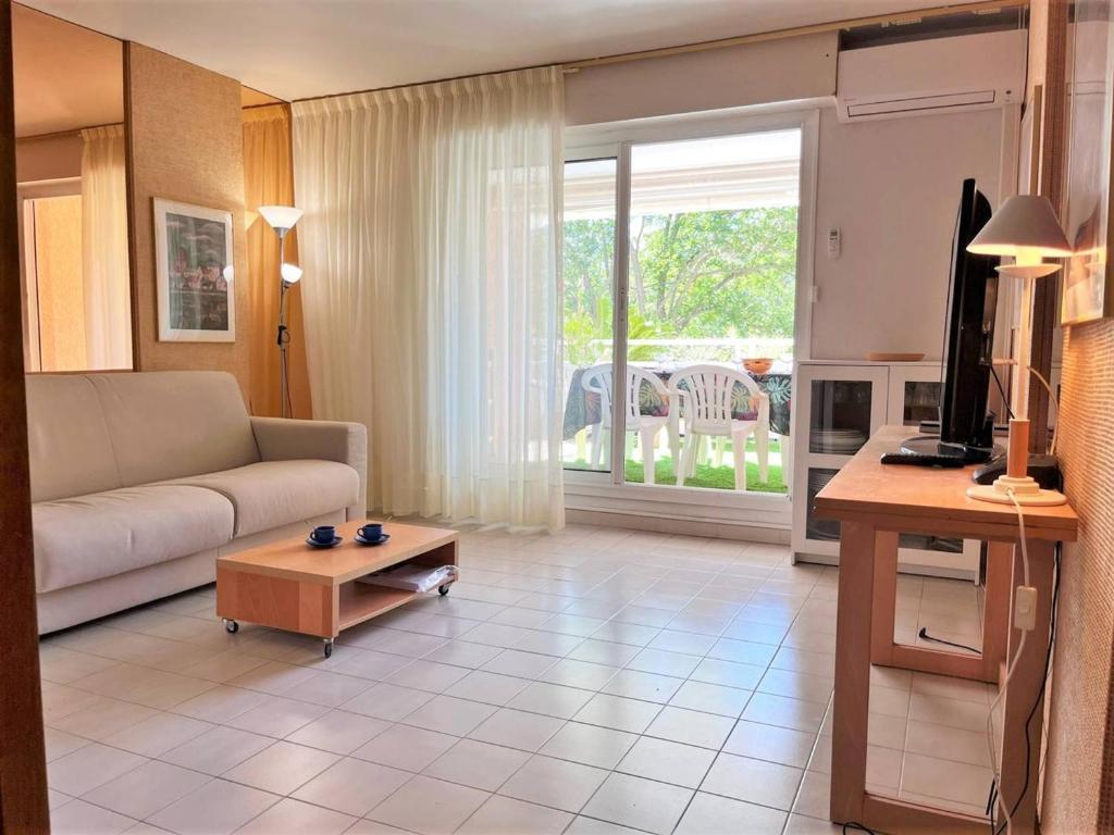 Appartement cosy à Cavalière avec terrasse, proche plage et commerces, 6 couchages - FR-1-251-546 - 5