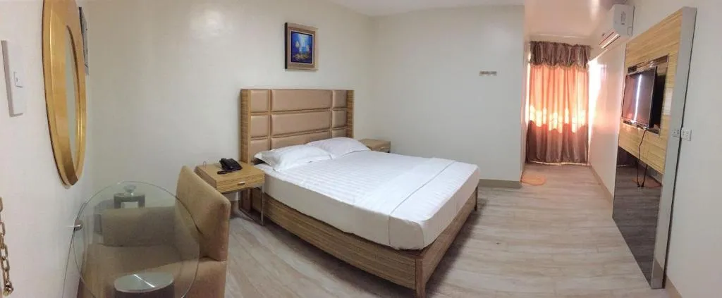 Meaco Royal Hotel - Valenzuela, hotel in Subusub