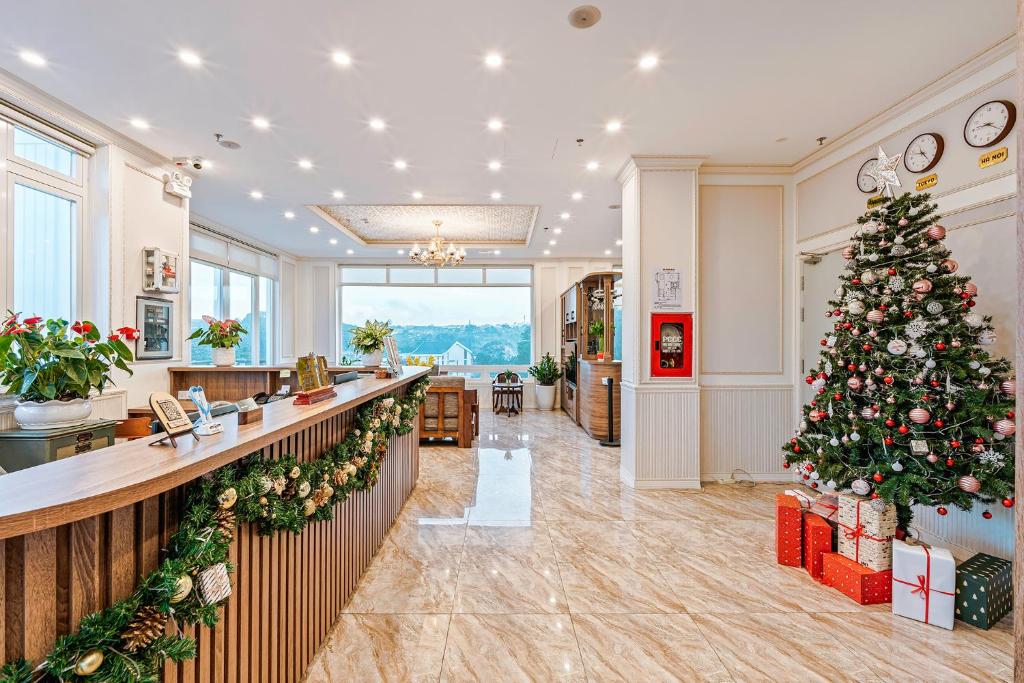 PINE VIEW HOTEL DALAT