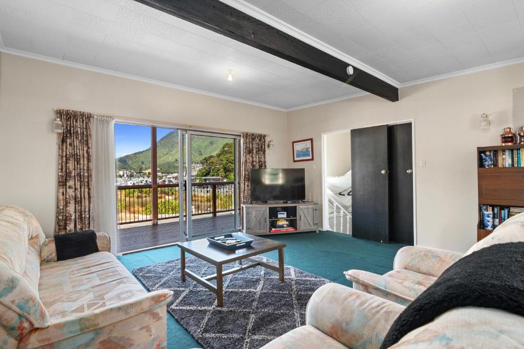 Coastal Charm - Picton Holiday Home, Picton