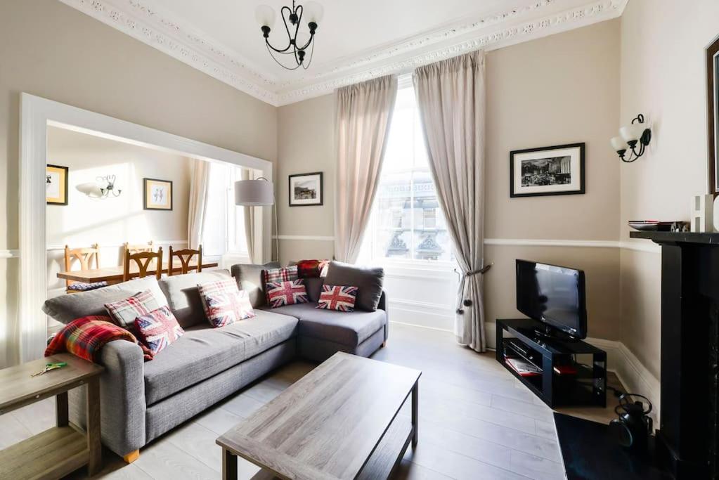 George IV Bridge - Superbly located 3 bedroom!, Edinburgh