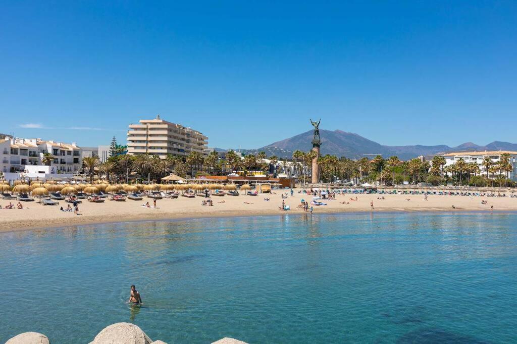 MARBELLA HOME RENTALS - Marina Banus, Puerto Banus, seaview, 2BR, parking & pool - 5