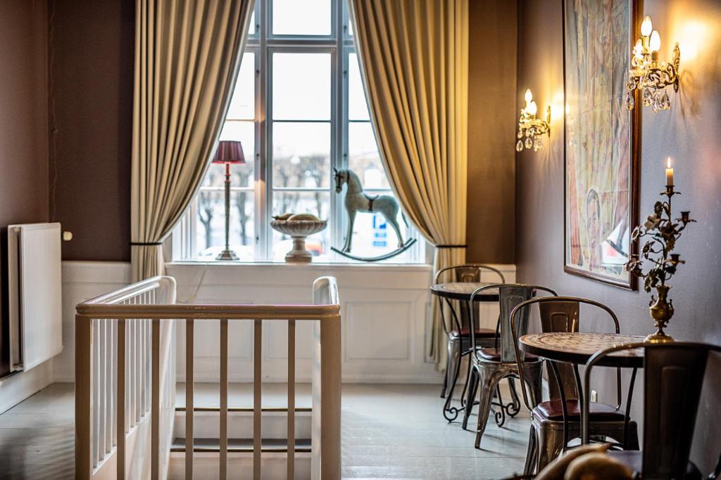 普羅旺斯別墅飯店 (Villa Provence)