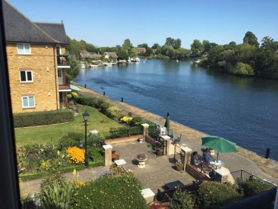 Beautiful Penthouse Apartment, Walton-on-Thames