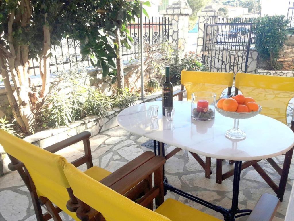 IOLI Apartment, Ithaka