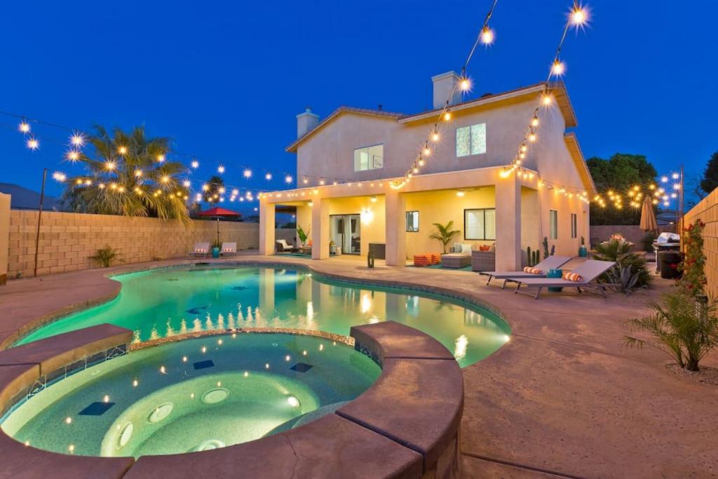 The Hideaway Home With Large Pool And Billiards Table, Indio