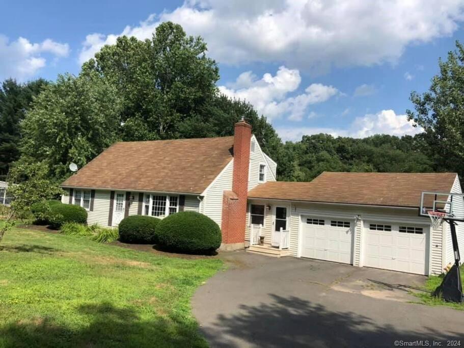 Delightful 4-bed, 2-bath home!