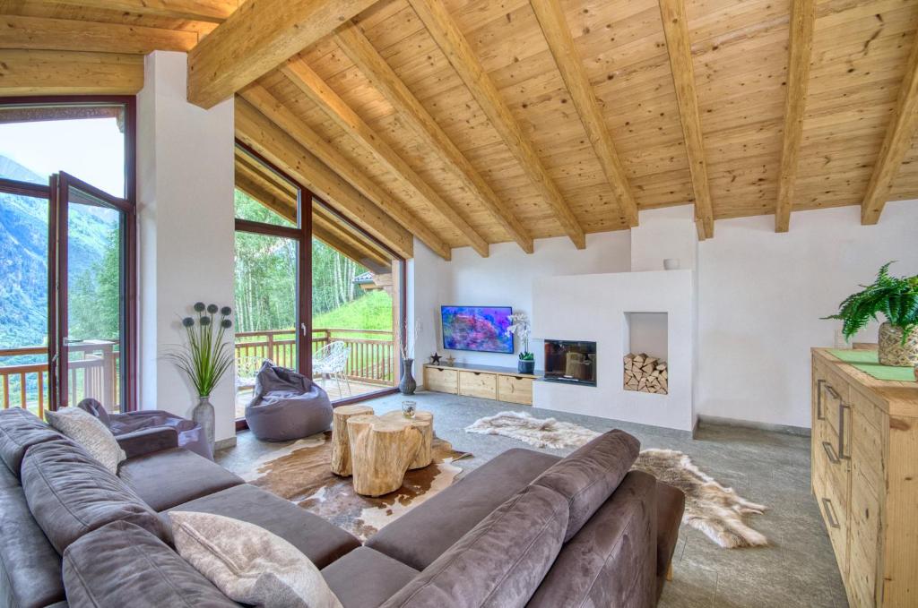 Ski-in Ski-out Chalet Maiskogel "Bergli" - by Alpen Apartments - 2