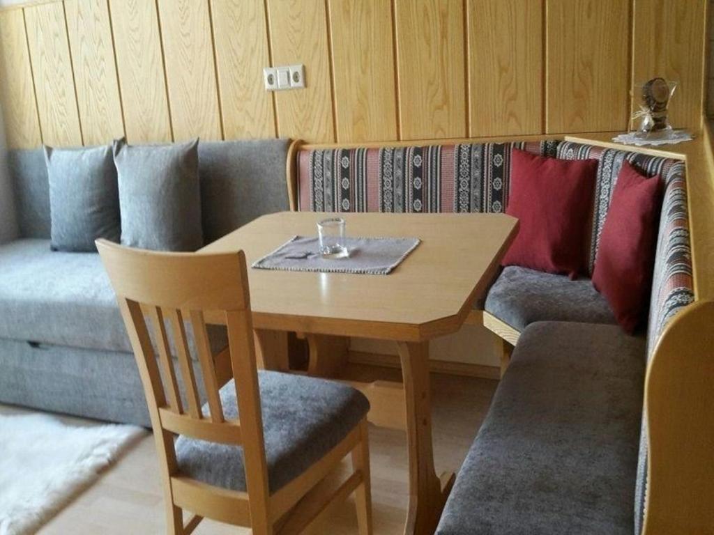 Ferienwohnung in der ersten Etage mit maßgefertigter Möblierung, Matrei in Osttirol