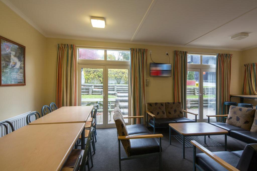 Shared lounge/TV area