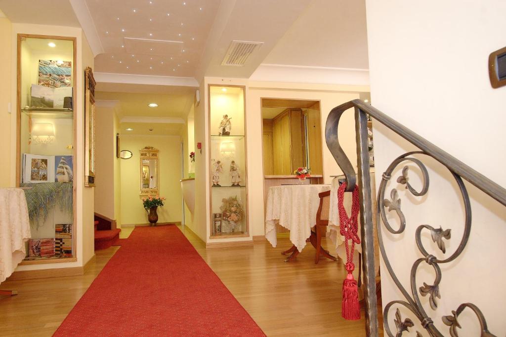 Hotel Castel Gandolfo photo