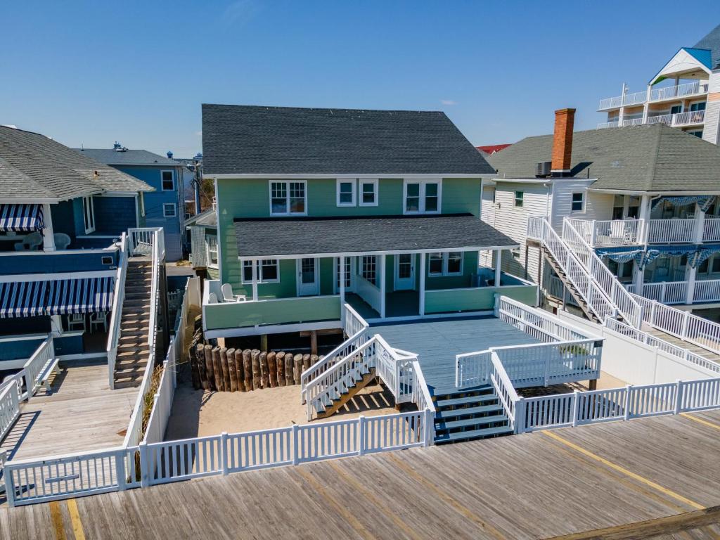 Sea Foam Ocean Front 1005, Ocean City