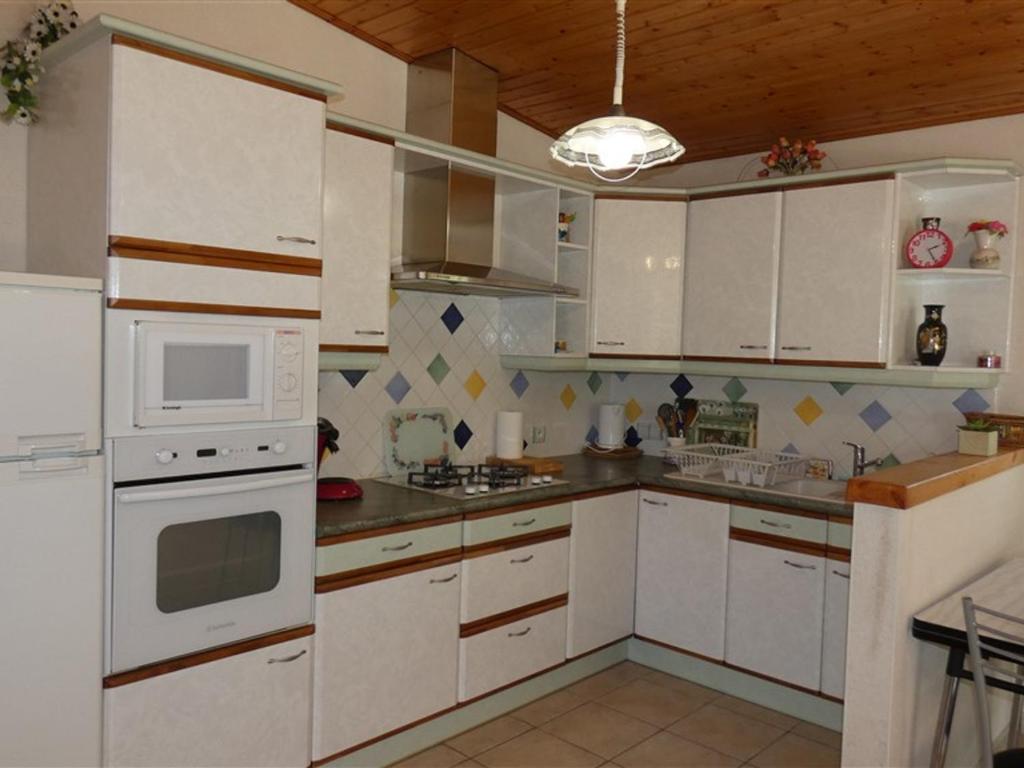 Maison 2 chambres proche plage et commerces, terrasse couverte - FR-1-323-284 - 3