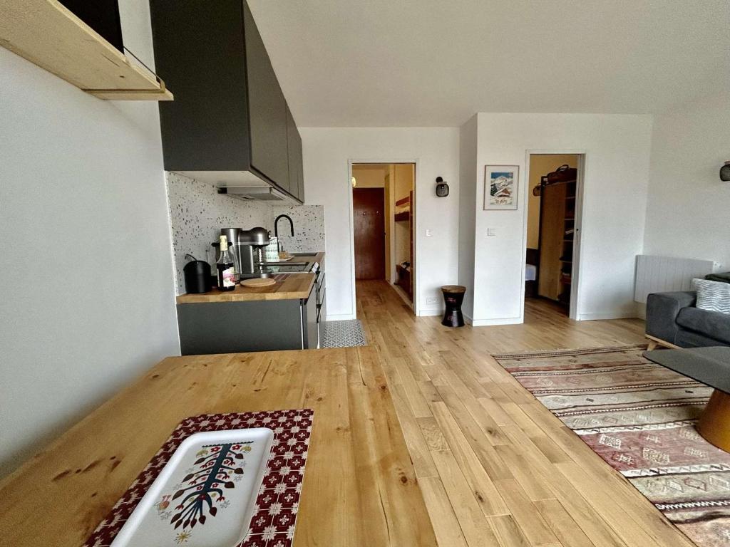 Studio cabine 4 pers avec balcon, près commerces et navette gratuite - 3