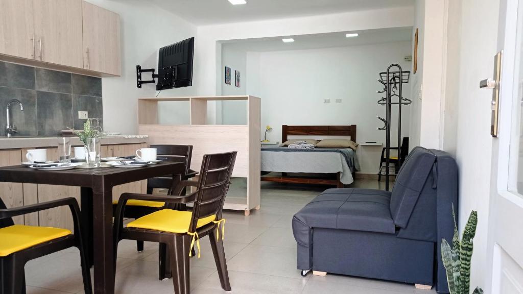 Céntrico Monoambiente con Parrillero Privado - 5