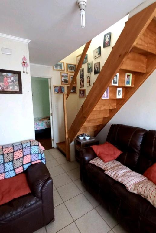 Casa con buena ubicación estacionamiento gratuito - 1