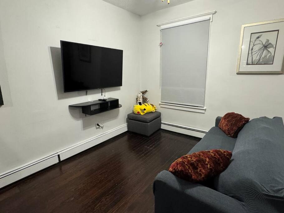 NYC Gateway: Cozy Home with Easy Access, Passaic