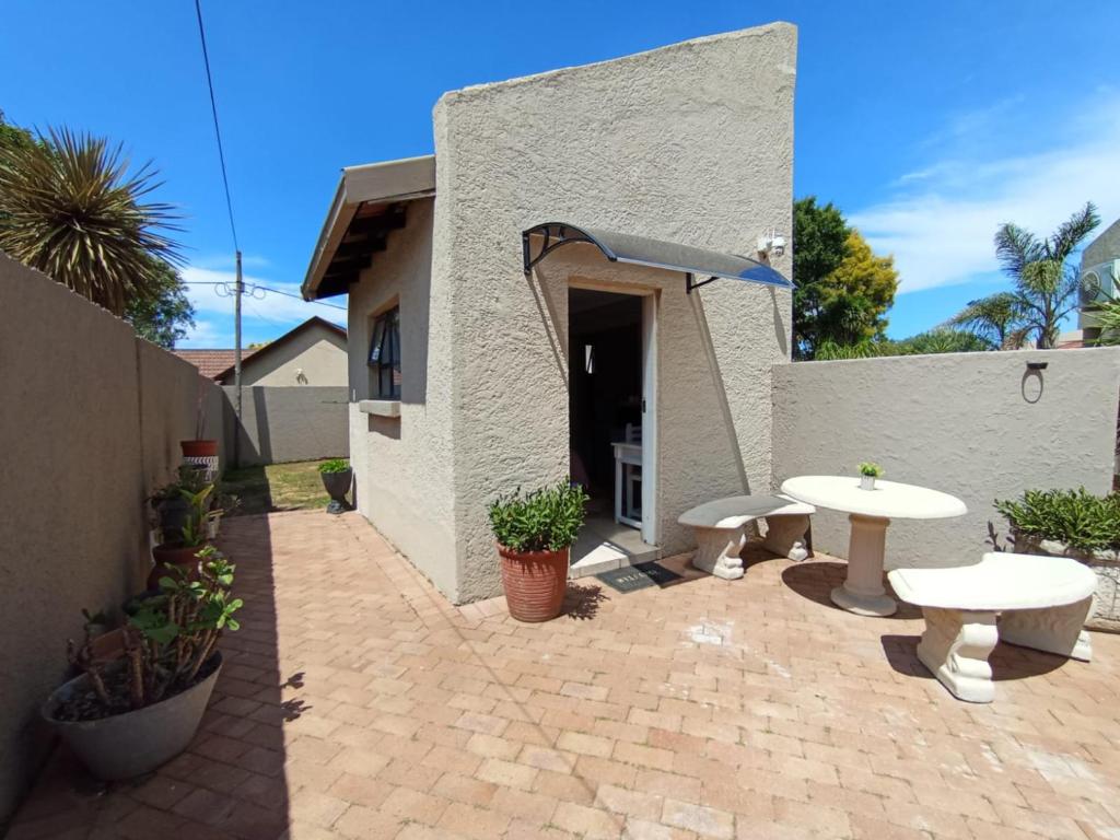 Or Tambo Stay Unit 3, Bed & Breakfast Boksburg