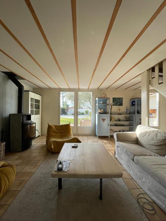 Maison familiale en bois avec piscine, proche du bassin - 4